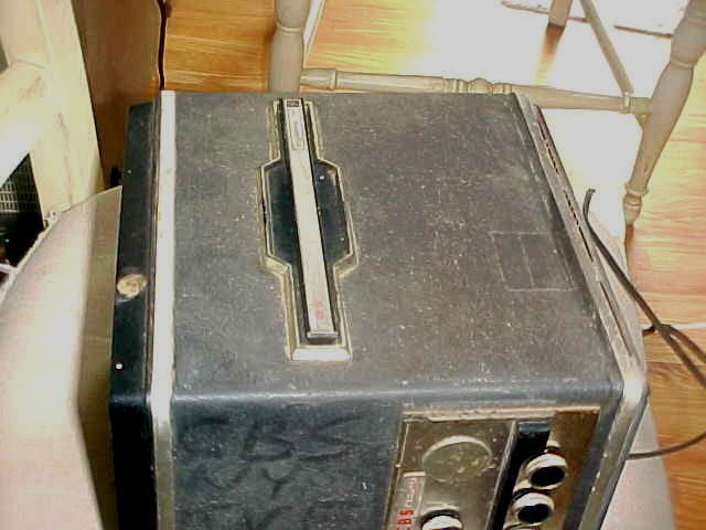 RETRO VINTAGE TV CBS TV MONITOR 8 INCH GE B+W EARLY 60s TRANSISTORIZED