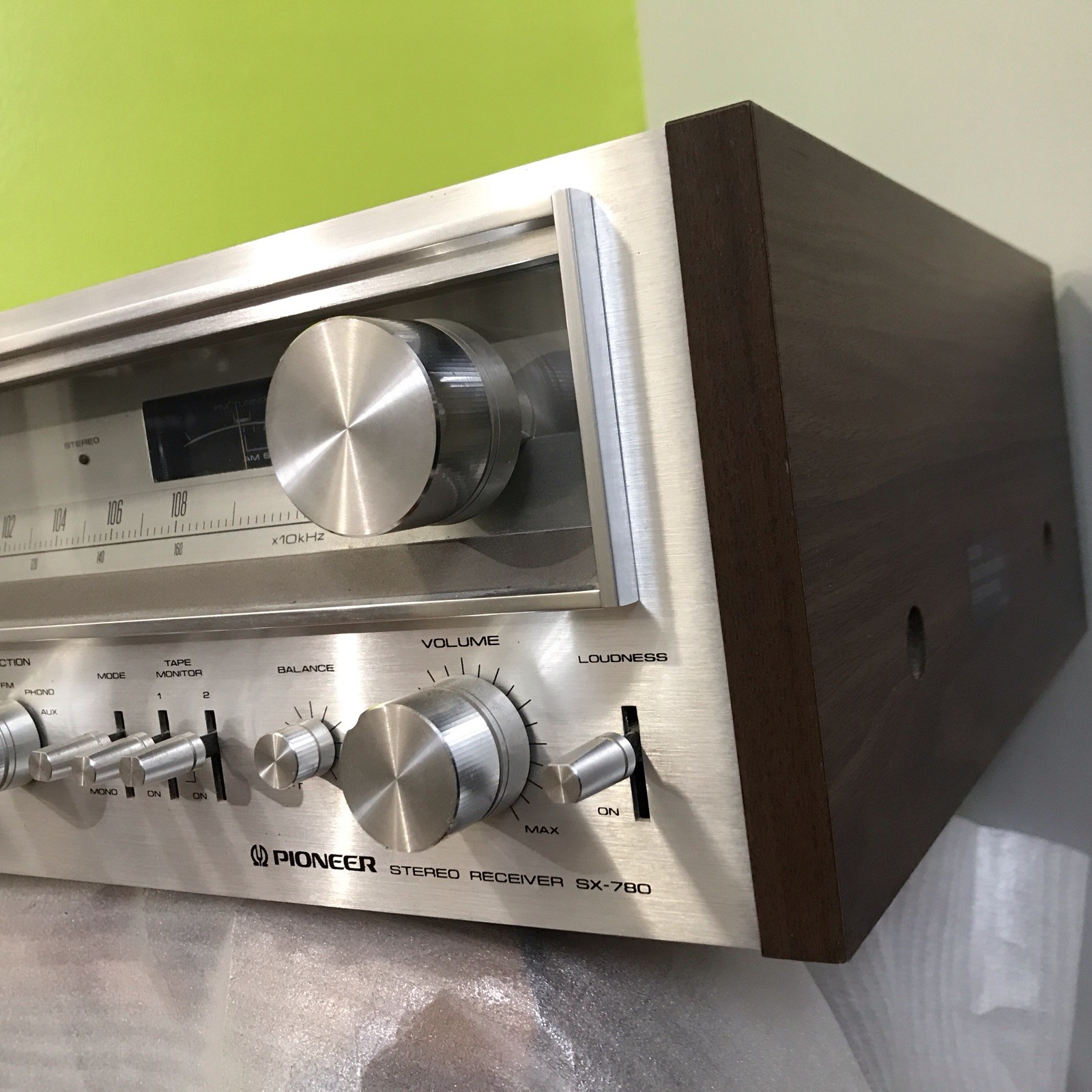 Vintage Pioneer SX-780 AM/FM Hi-Fi Stereo Receiver Vtg Turns On – See Photos
