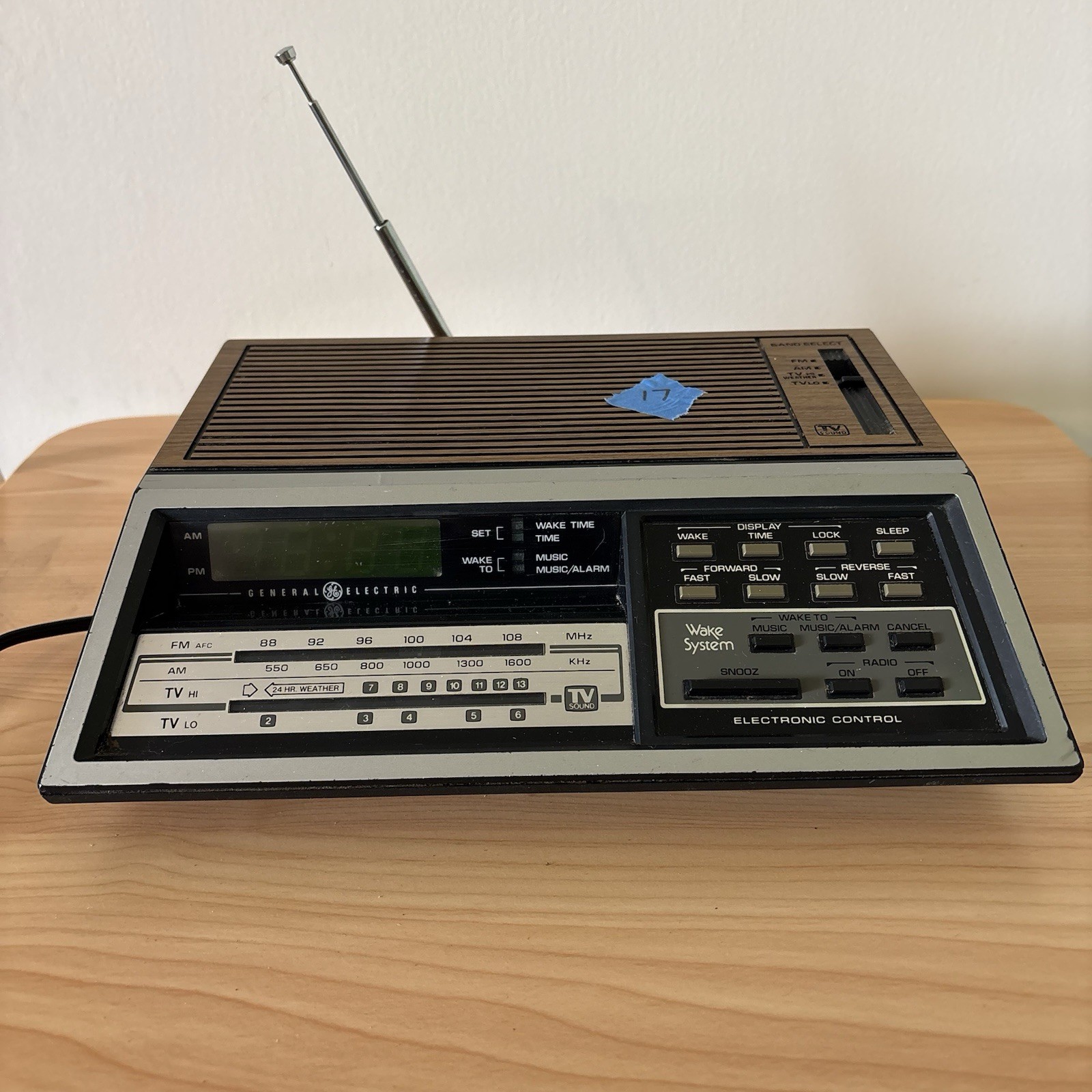 Vintage General Electric AM FM Weather TV Alarm Clock Radio Model 7-4687B