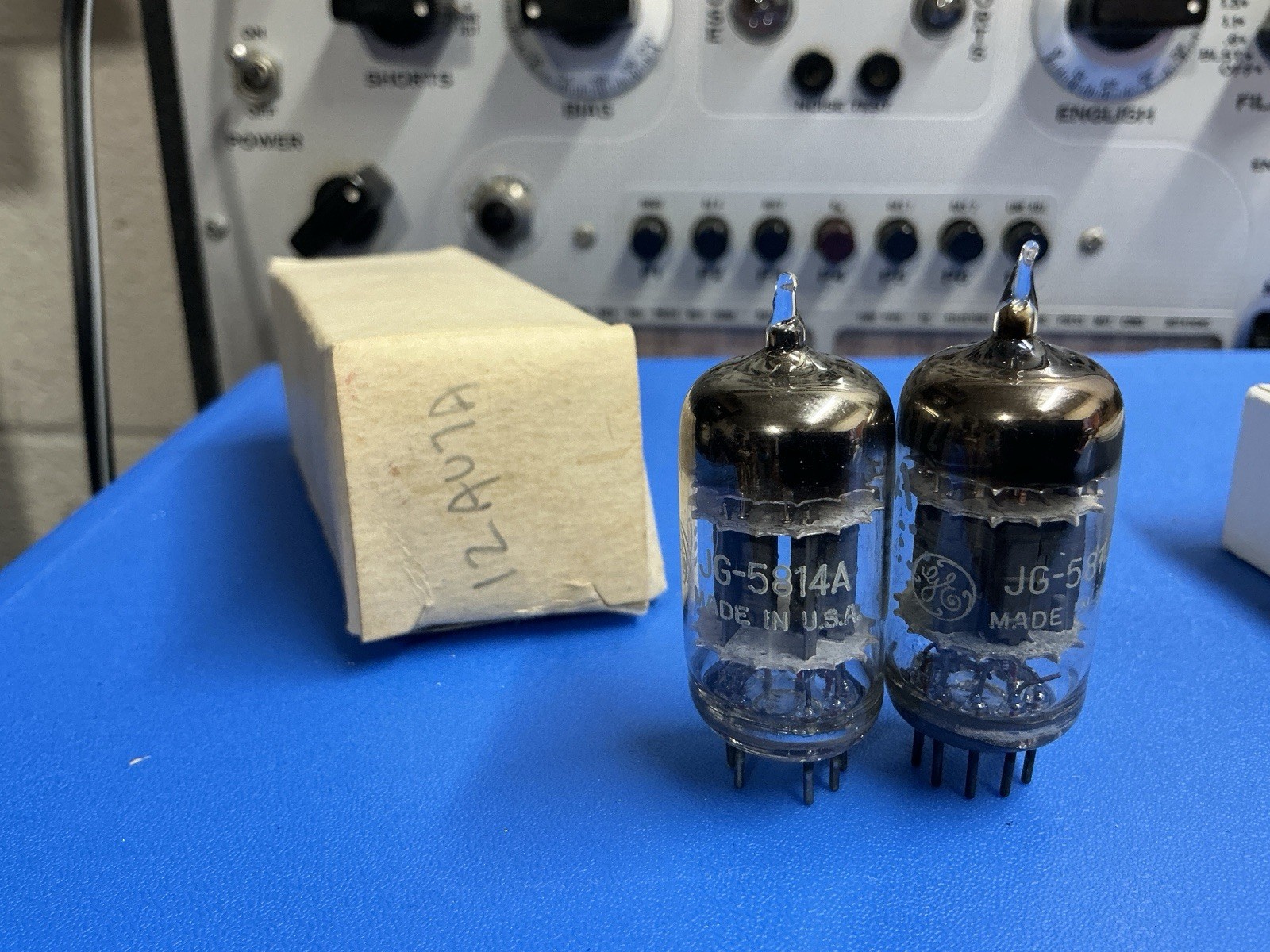 Strong pair of GE 5814A (12AU7) preamp tubes – tested VG 2700/2750 & 2900/2850
