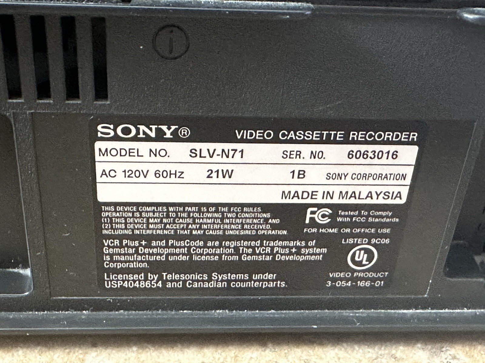 Sony SLV-N71 VCR 4 Head Hi-Fi Stereo VCR/VHS Player Recorder No Remote