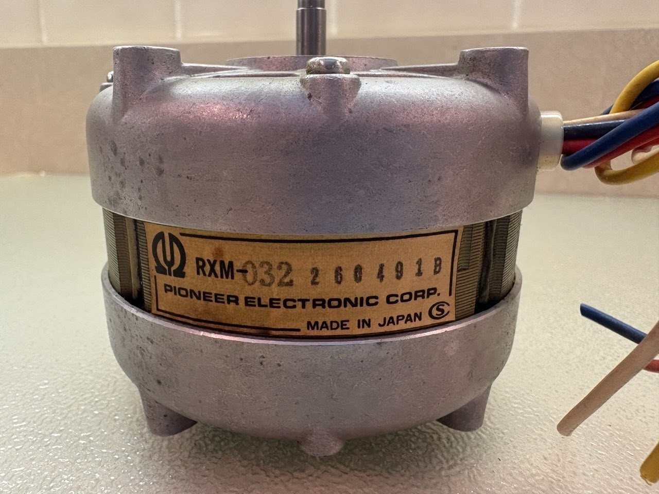 * OEM PART * PIONEER RT-707 701 REEL TO REEL RECORDER RIGHT SIDE MOTOR RXM-032