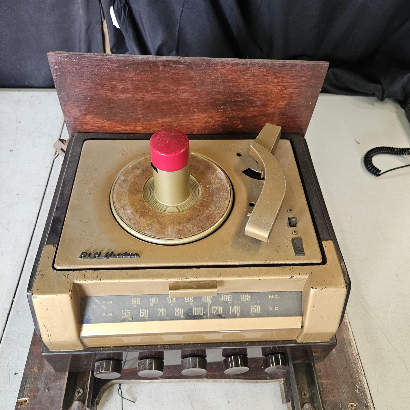 Vintage RCA Victor 45 Record Player w/ Amplifier? Model Unknown