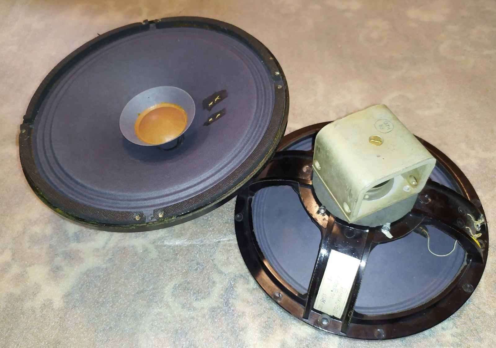 Pair of early full-range speakers 4A-28 KINAP with AlNiCo magnets, 10 inches.