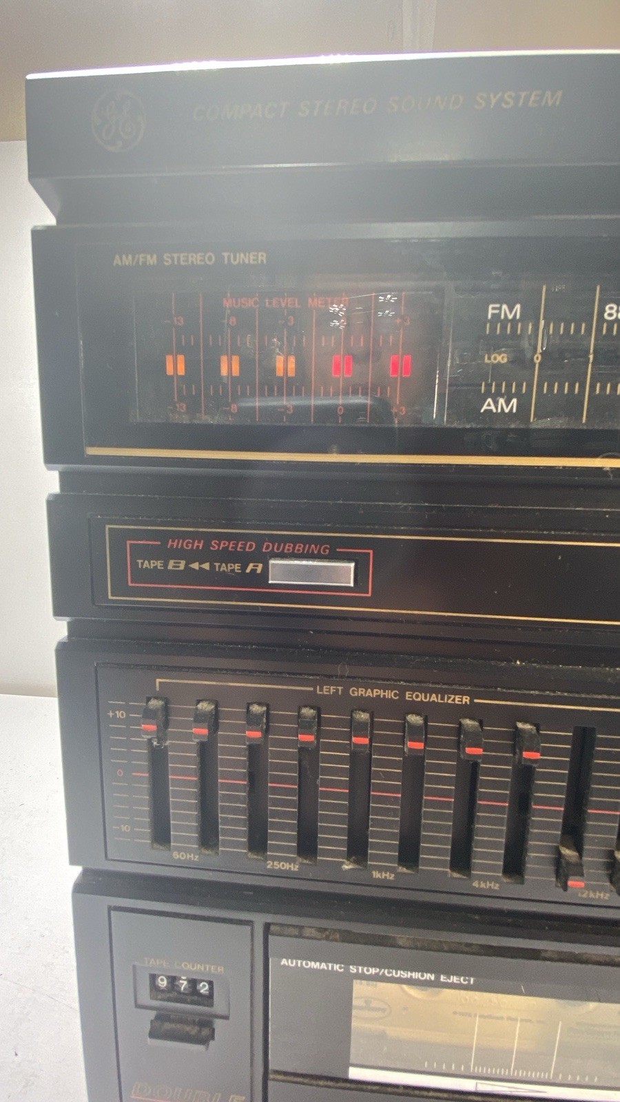 GE Compact Stereo System #11-1000 AM/FM Stereo 2 Cassette Phono Equalizer Read