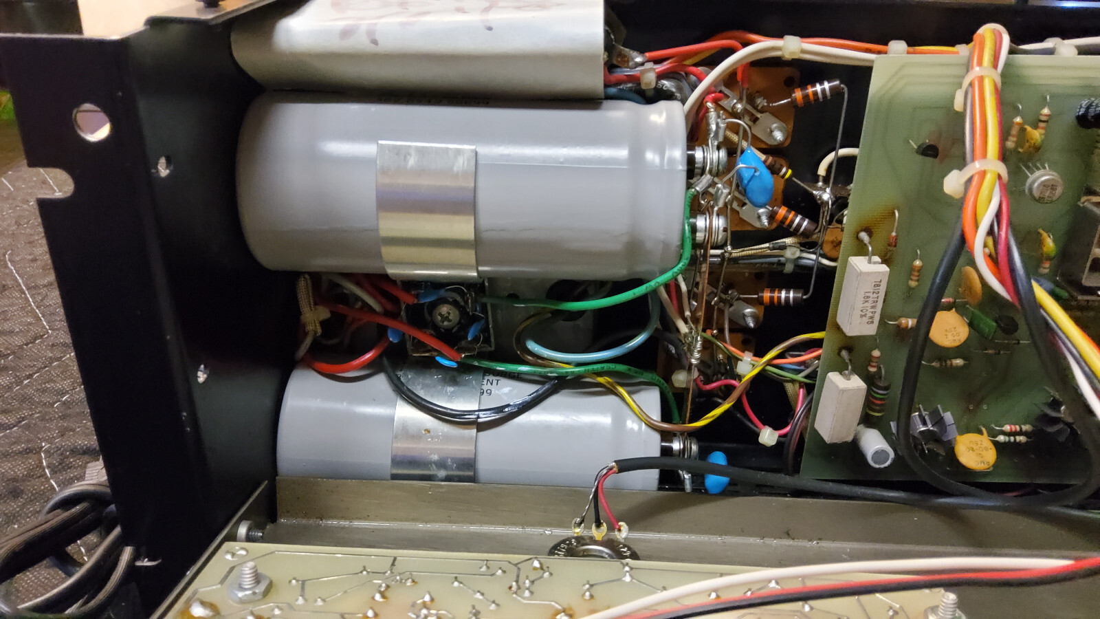 Phase linear 400 Series Two – Quasi Complimentary- 210 WPC at 8 Ohms