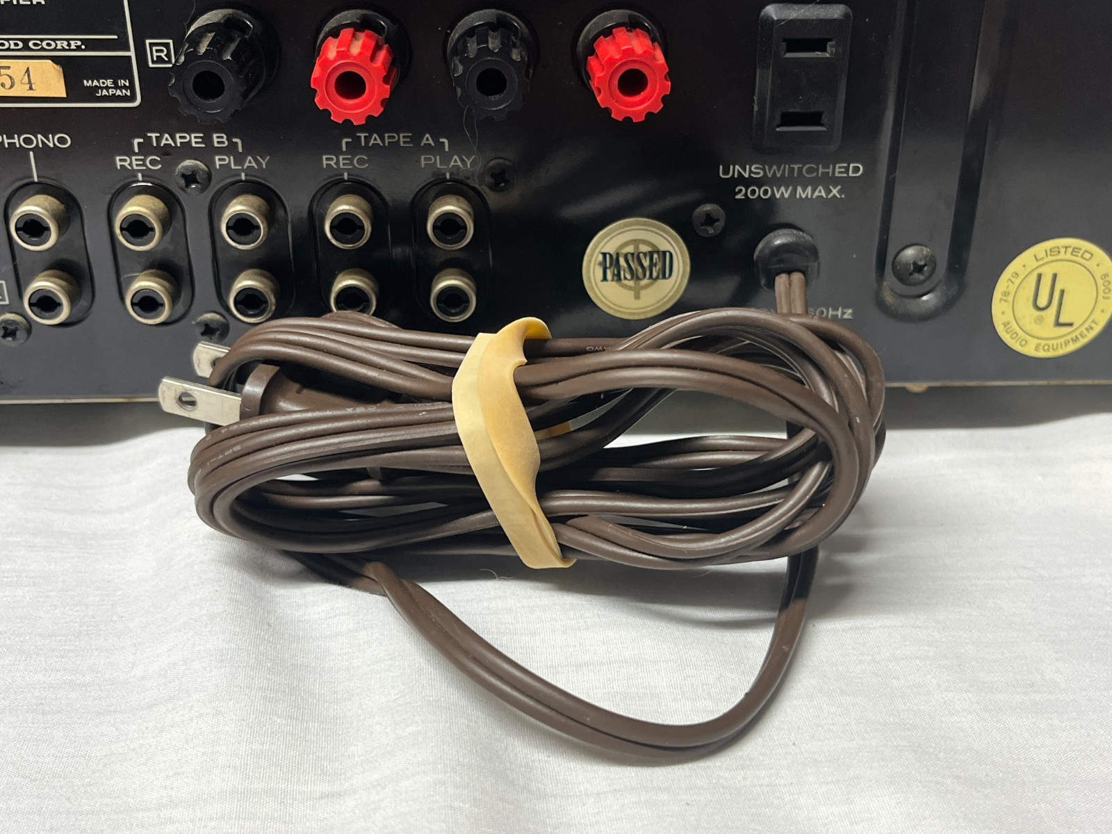 KENWOOD KR-3010 VINTAGE AM/FM STEREO RECEIVER – PARTIALLY TESTED AND WORKING!