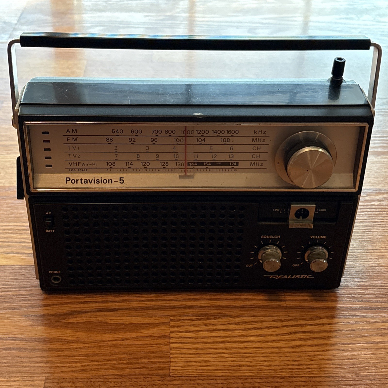 Vintage Portable Radio Realistic Patrolman-50 Raidoshack Chrome tested works