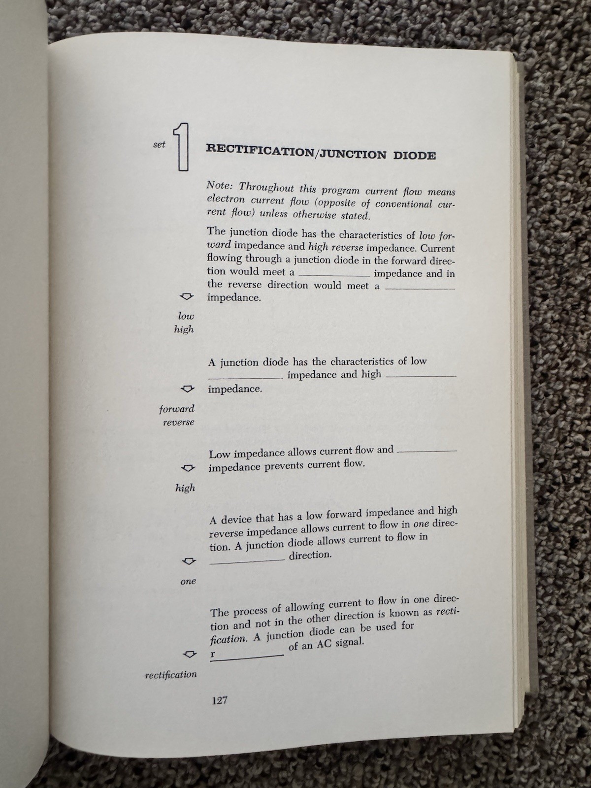 Transistors A Self-Instructional Programed Manual ITT Federal 63-14547