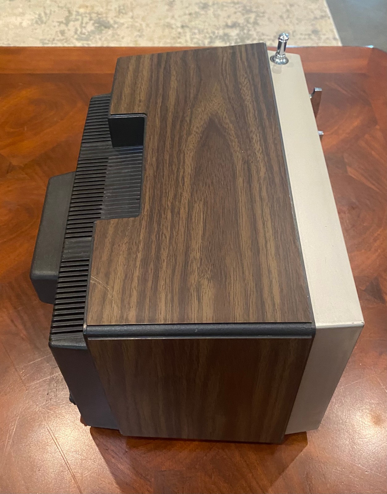 Vintage 1970s Motorola Solid State 9 TV (powers on) Retro Portable TV