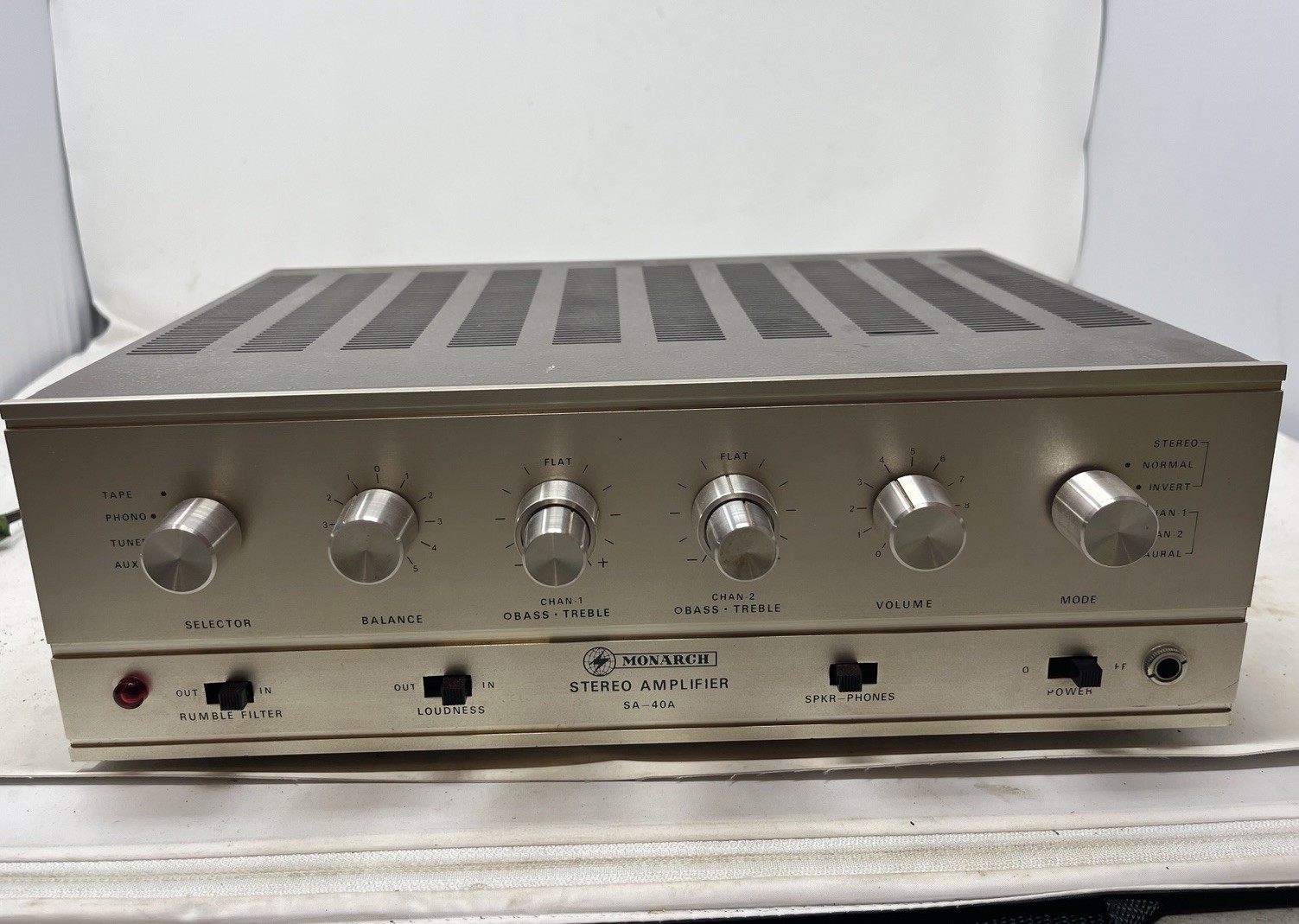 Monarch SA-40A Vintage Tube Stereo Integrated Amplifier Japan Powers On