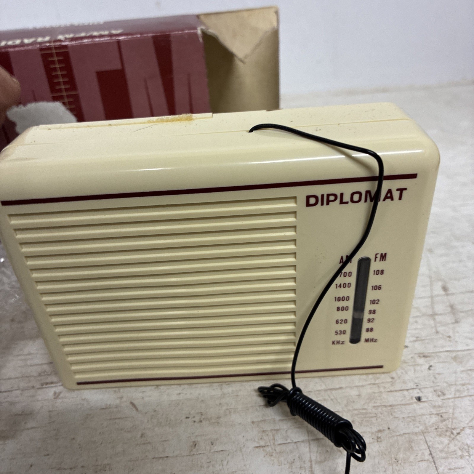 Portable Pocket DIPLOMAT AM/FM #15023 Transistor Radio Vintage Retro Nostalgic