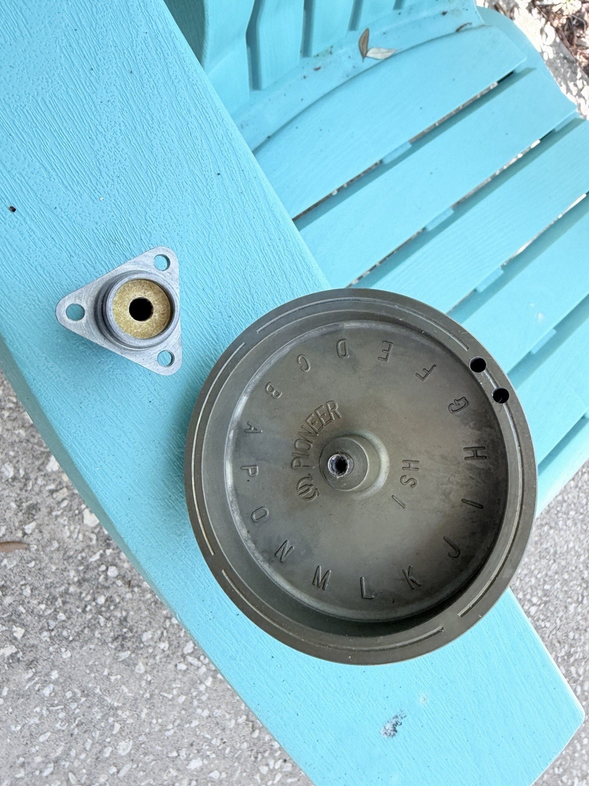 Pioneer RT-909 Capstan Assembly (Right) RXB-283