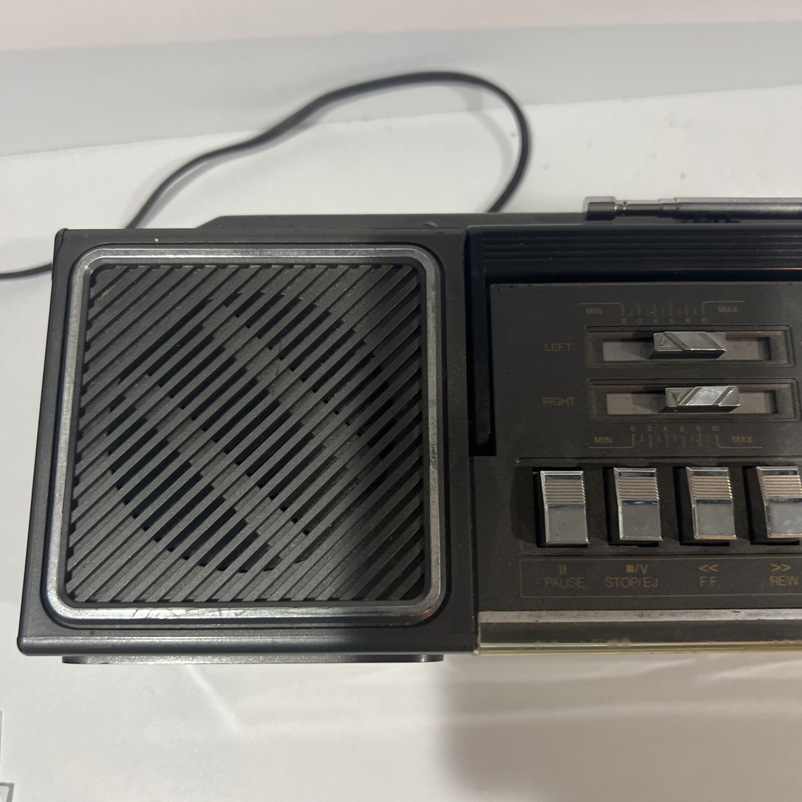 Verit Sing A Long System 6008 Duel Cassette Speaker Radio