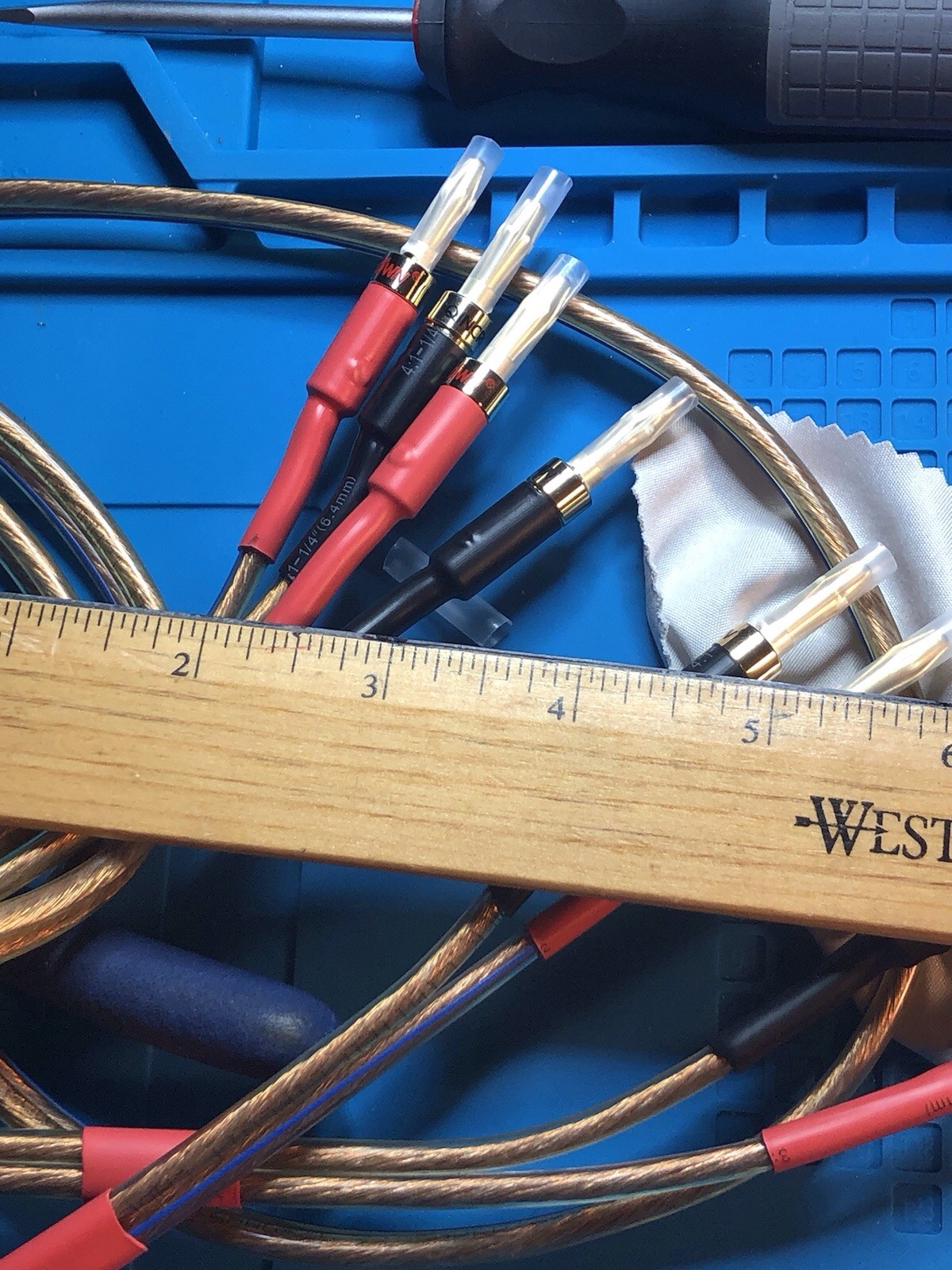 12 Gauge (OFC) Speaker Cable with Gold Plated Banana Plugs 10 Feet Pair New
