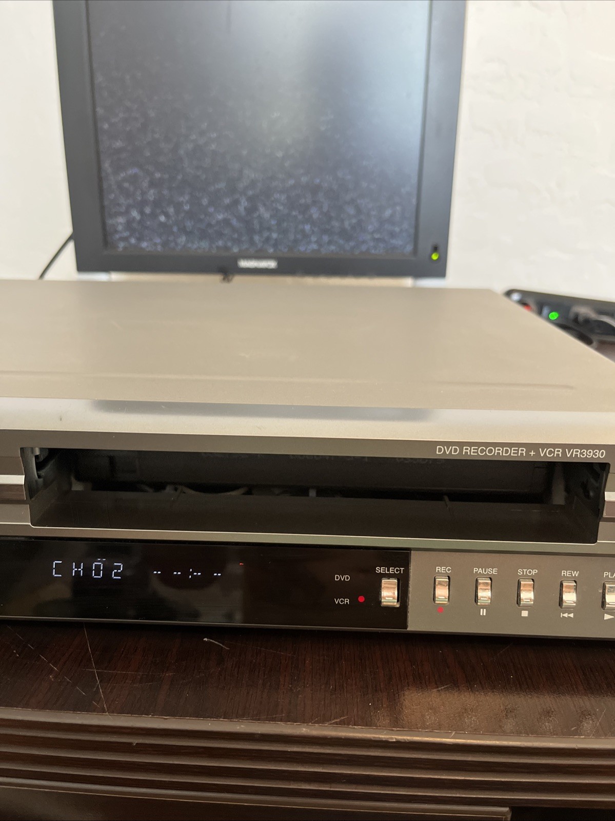 Go Video VR3930 DVD VCR Combo Player Transfer VHS Tape Cassette recorder