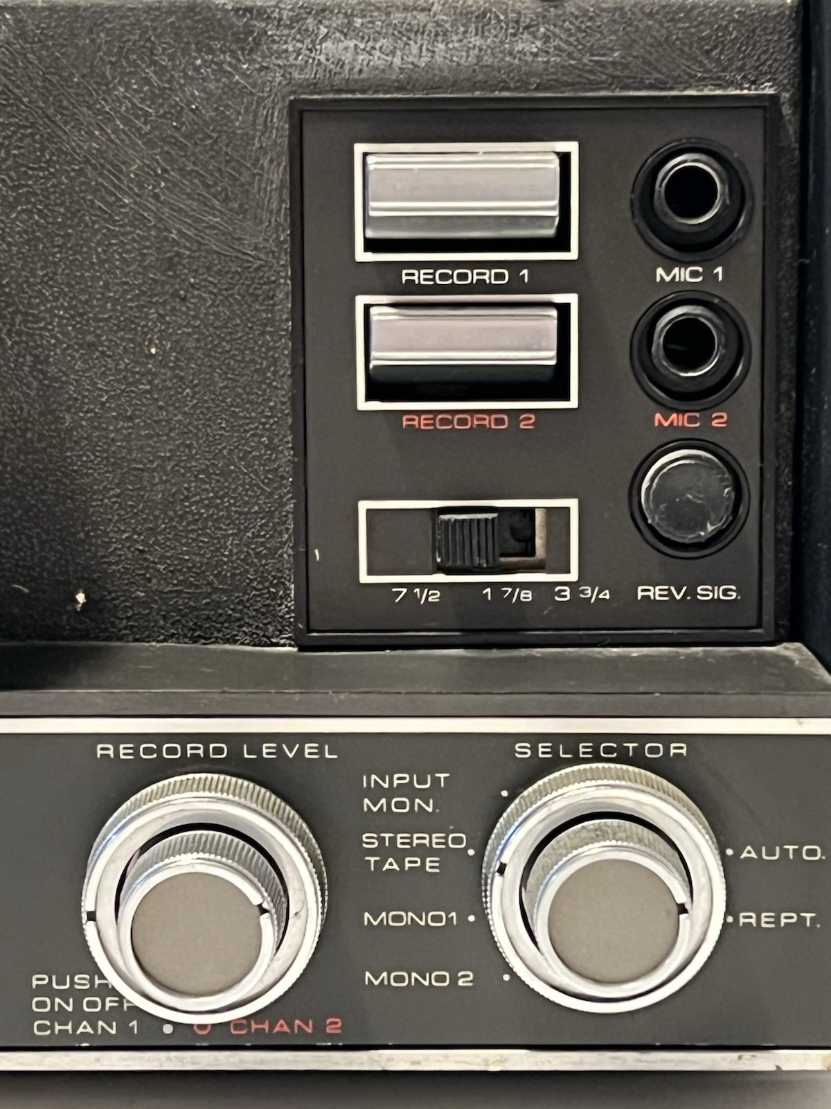 1968 Ampex Model 1461 Reel To Reel Tape Deck *With Speakers*