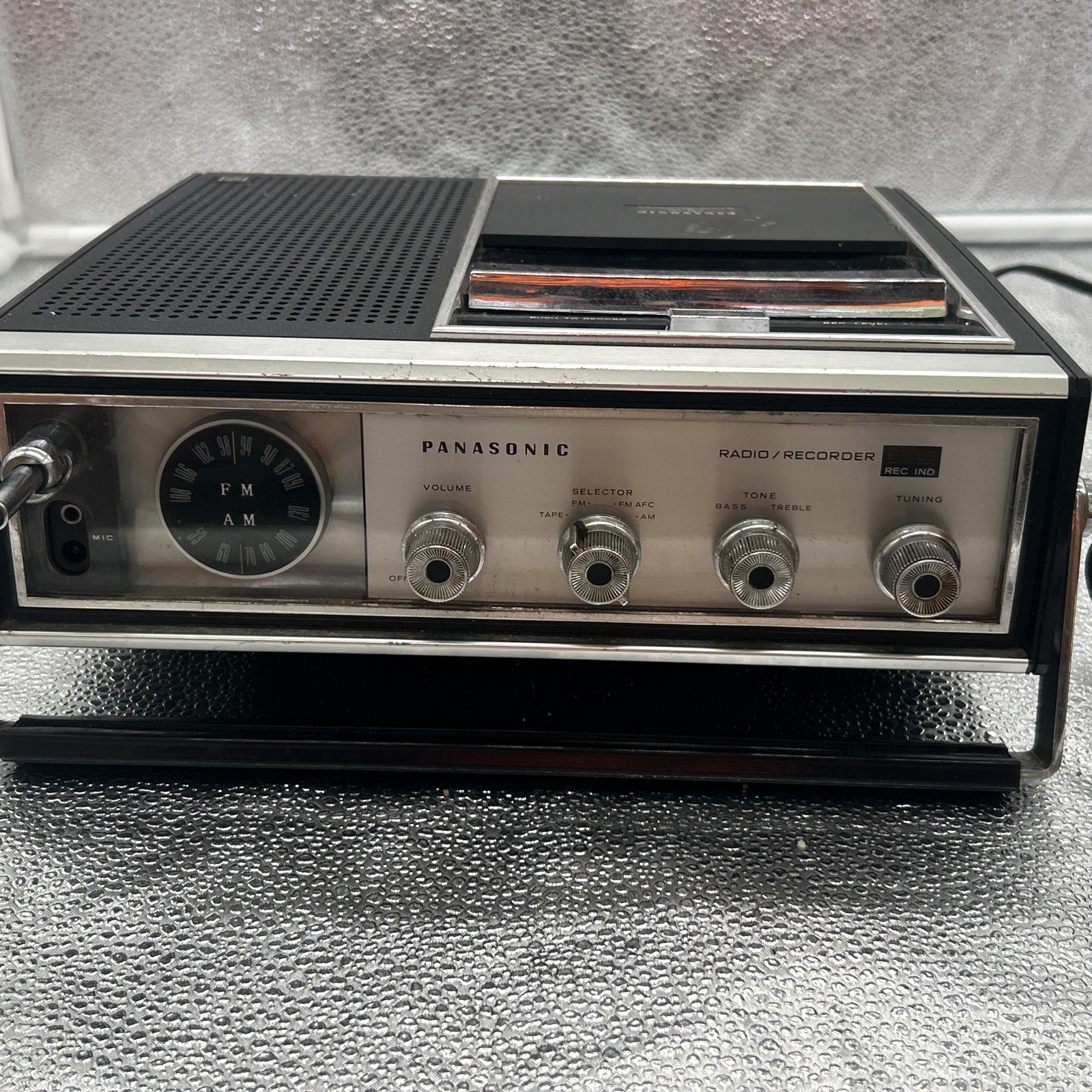 Vintage Panasonic Radio/Recorder Retro RF-7270 AM/FM Cassette Player (FOR PARTS)