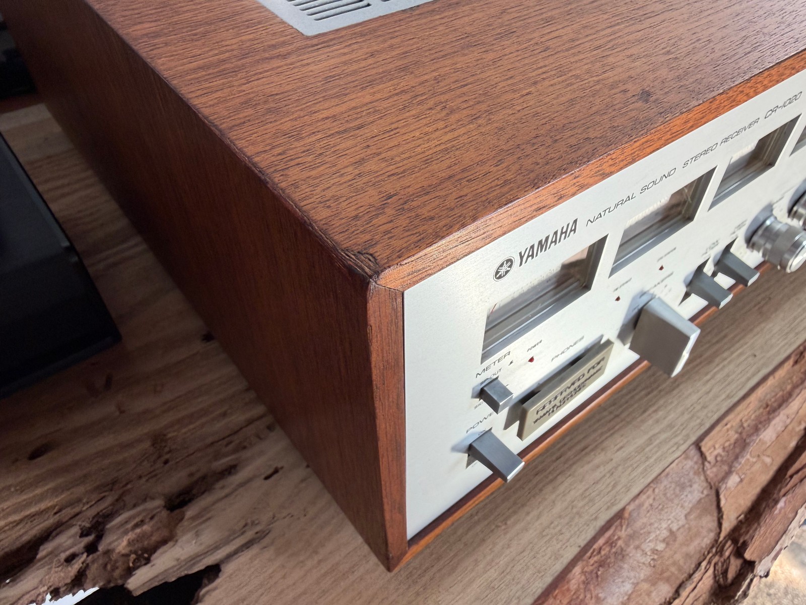 Vintage Yamaha CR-1020 AM/FM Natural Sound Receiver nicknamed (Awesome Sound)