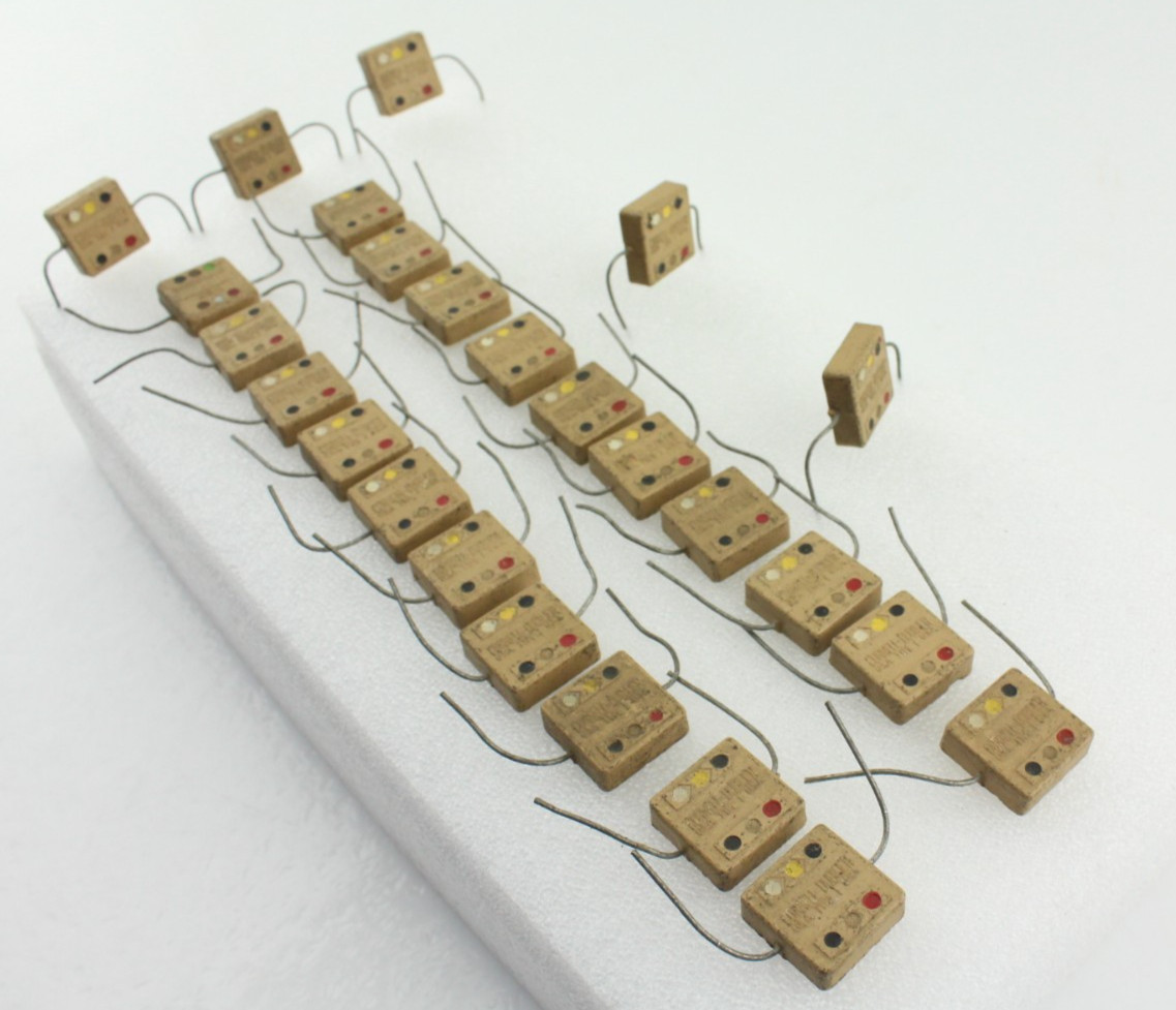 Qty 25 Cornell Dubilier Type 1 Domino Mica Capacitors 4000pF 2% NOS Vintage Lot