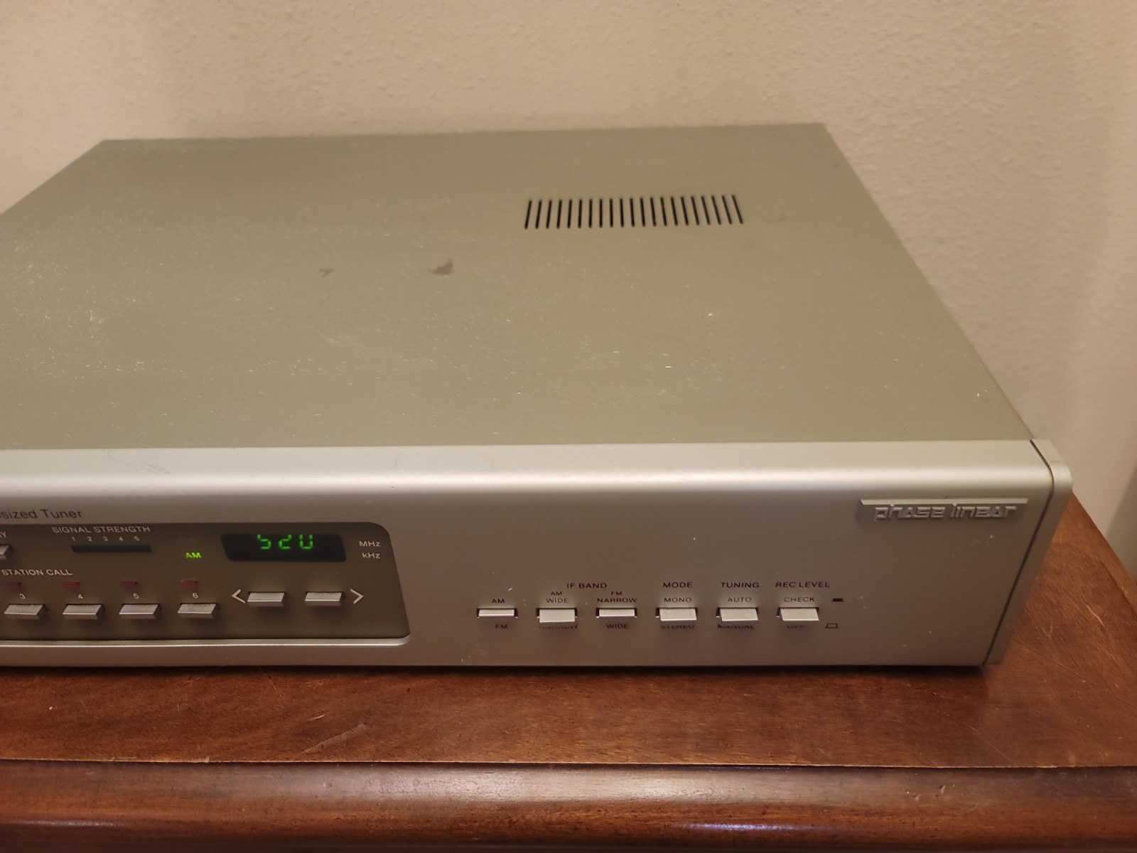 Phase Linear T5200 Digital Synthesized Tuner
