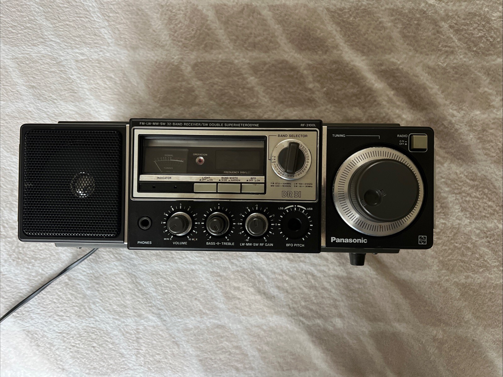 Panasonic RF-3100 FM-AM-SW Multi-Band Receiver – TESTED. Works.