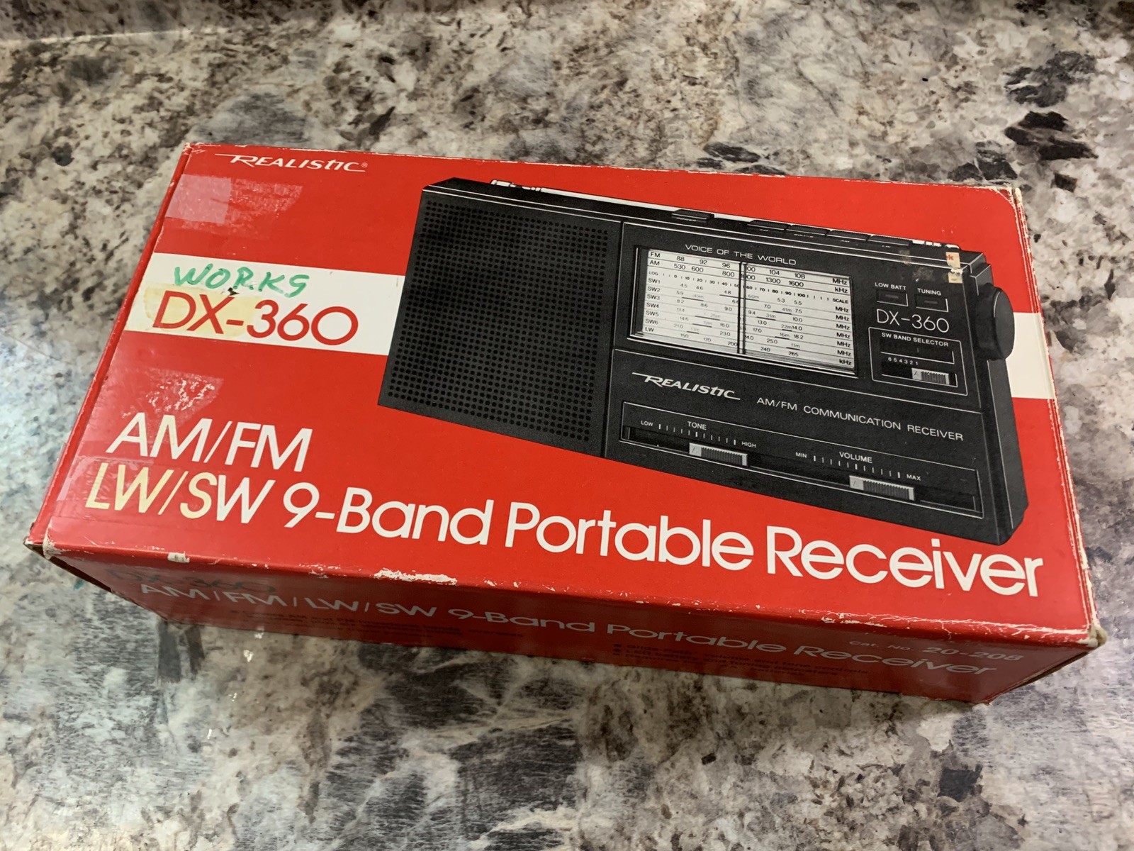 Realistic Voice Of The World DX-360 AM/FM Receiver Model No. 20-208 Tested Good!