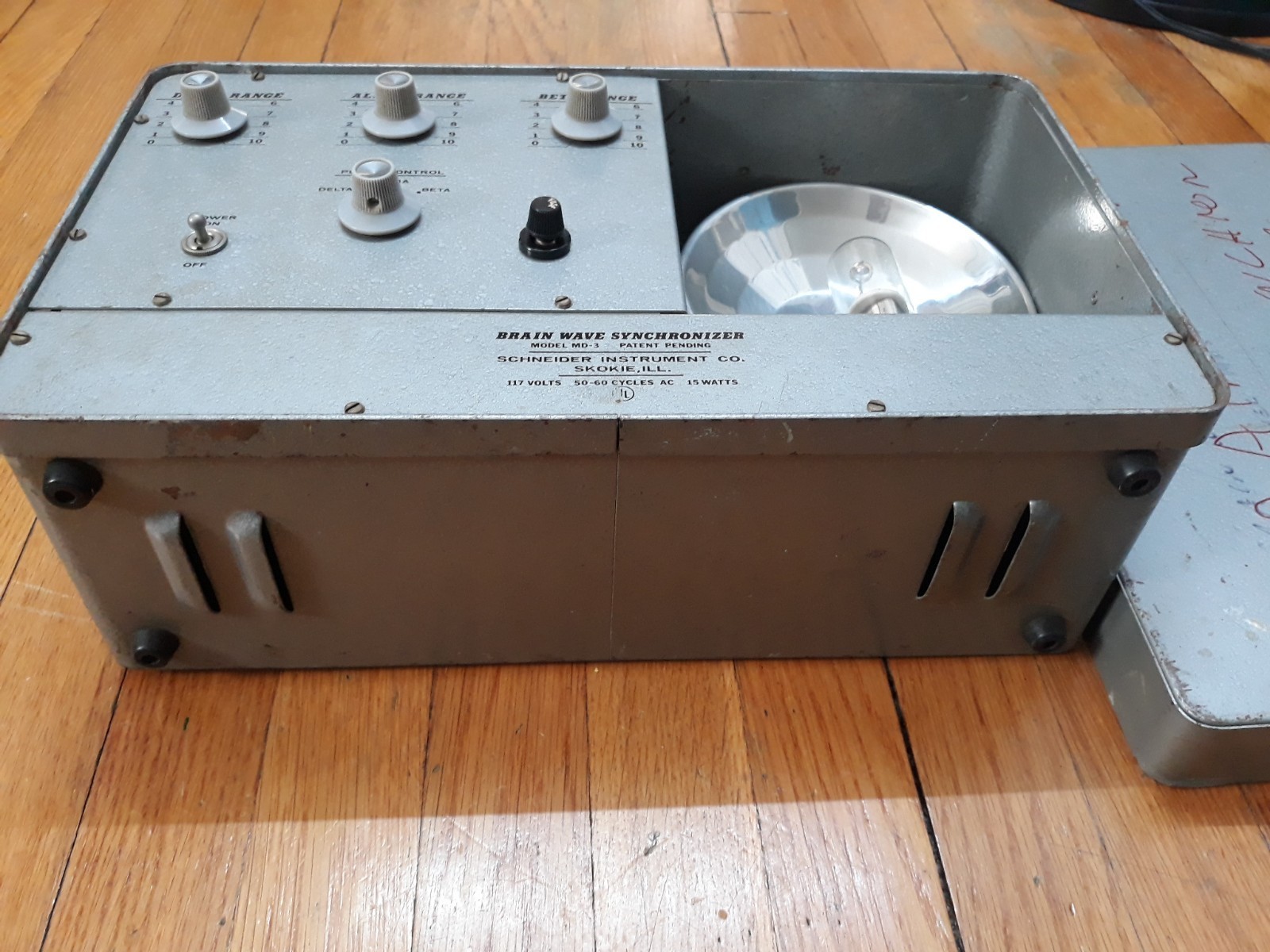Schneider Instrument Co. Brain Wave Synchronizer Photic Stimulator