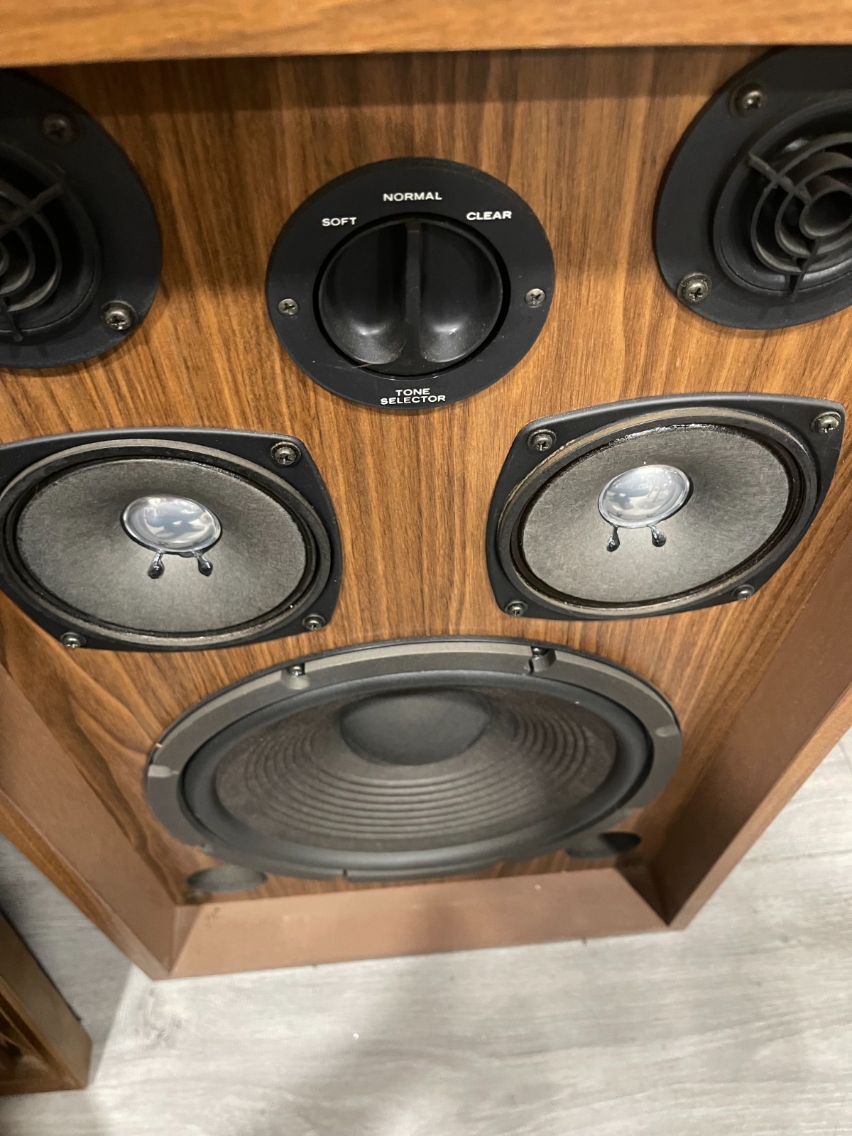 KENWOOD VINTAGE KL-555D 3WAY 5 SPEAKER SYSTEMVERY good condition