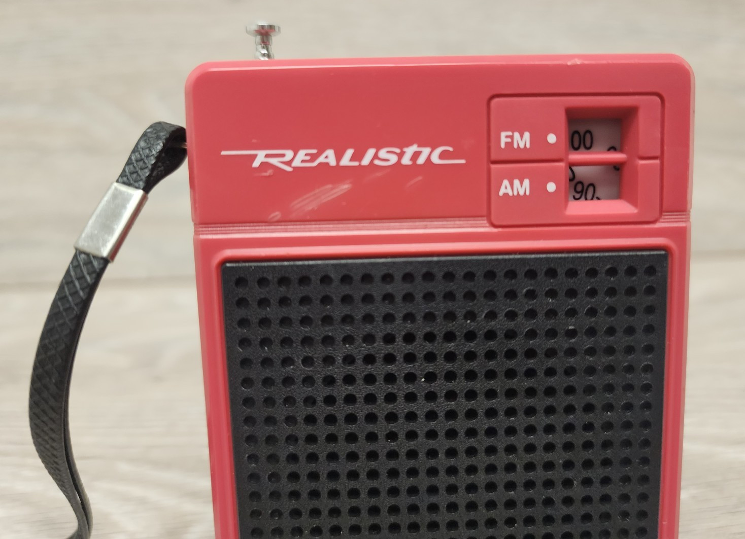Vintage Realistic Flavoradio Red Handheld AM FM Radio 12-720 Tested Working