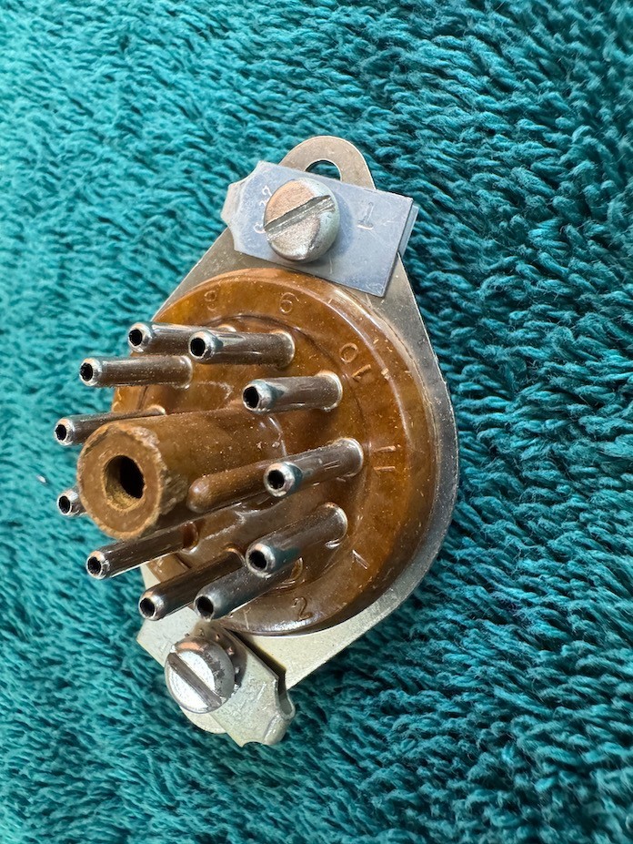 ONE 11 Pin Amphenol Male Plug socket seeburg Jukebox Connector B V C R G K J L A