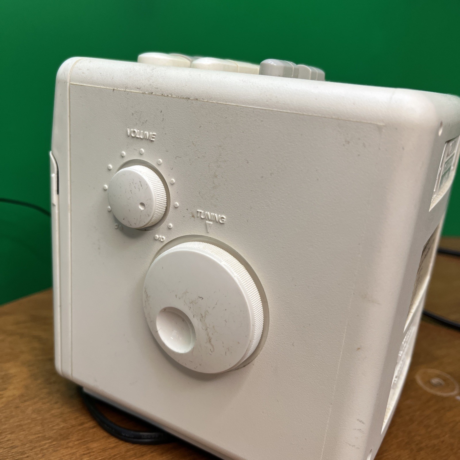 Vintage Soundesign CUBE Radio Alarm Clock Cassette Player Collectible RARE VIDEO