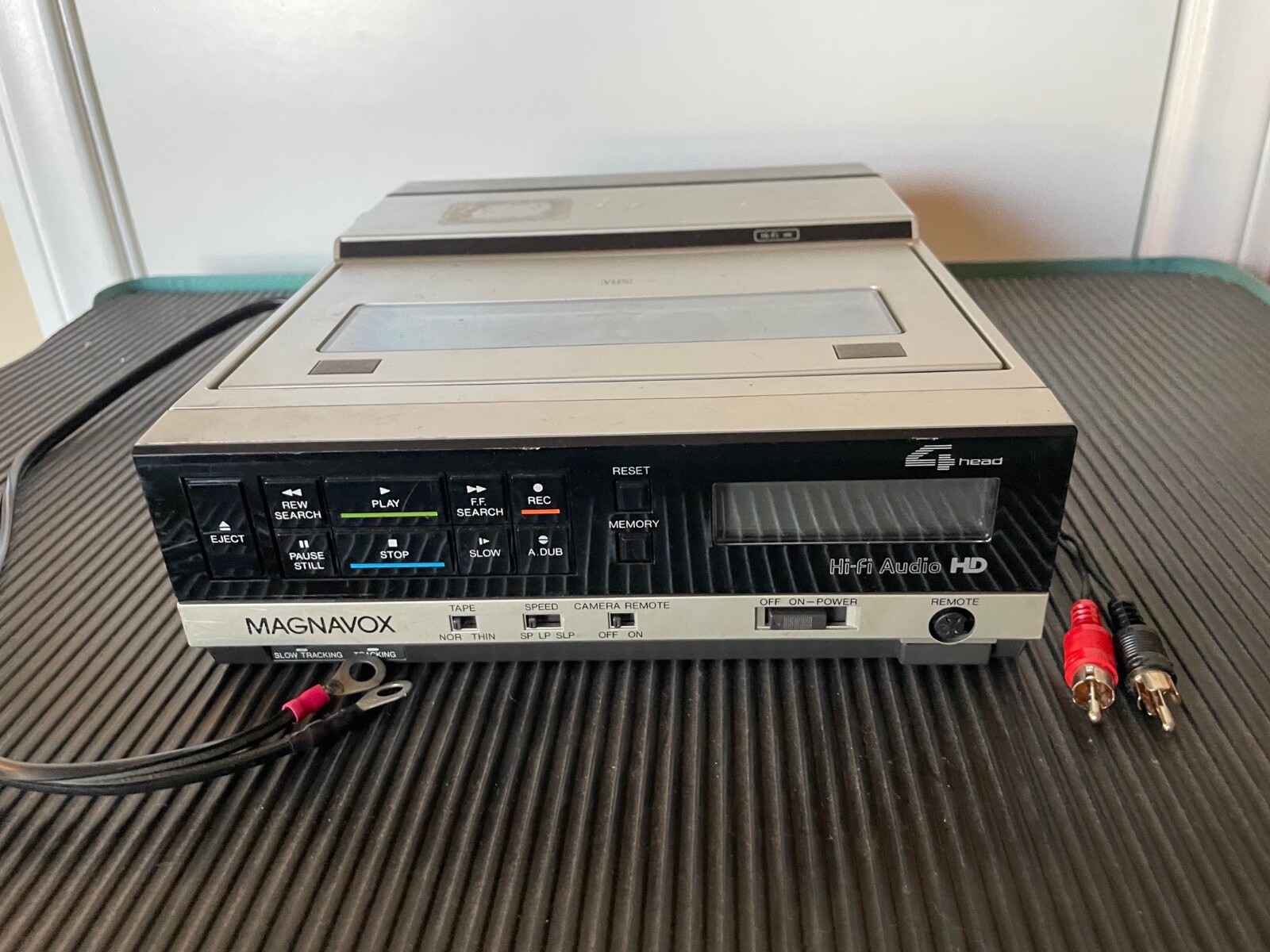 Magnavox VR8400BK01 120V 60Hz Portable Video Cassette Recorder – Parts Only