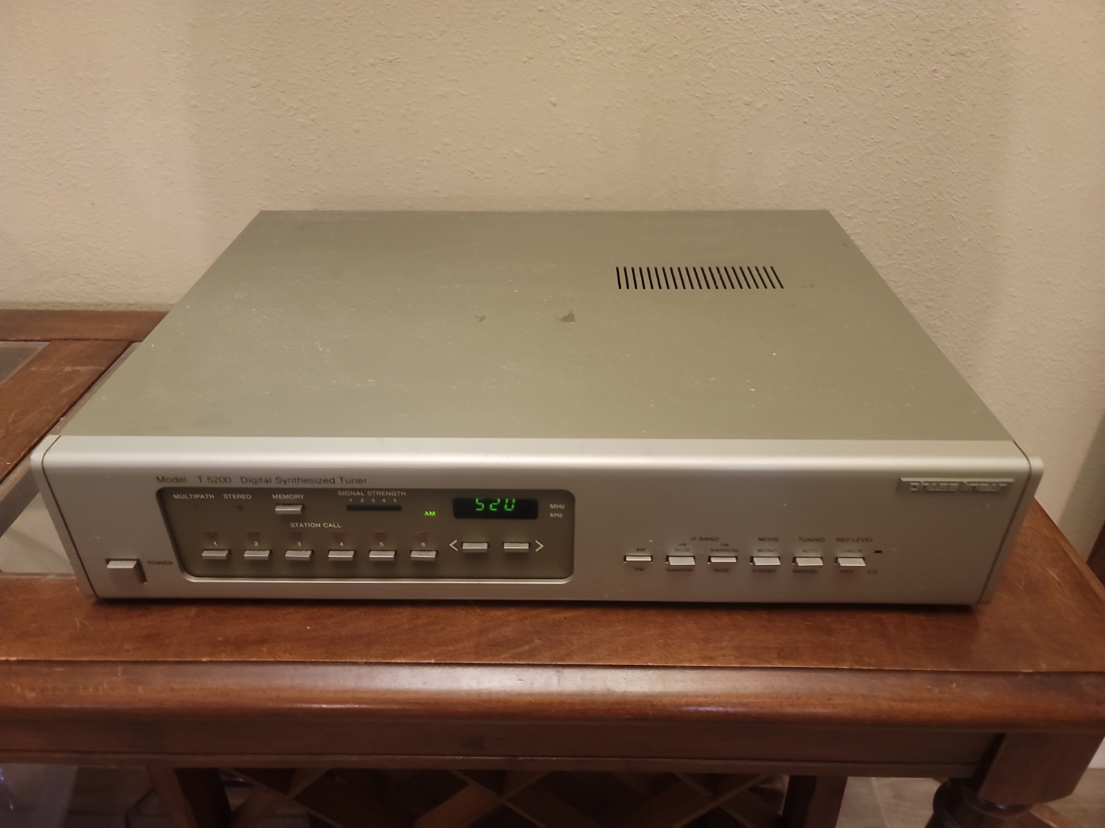Phase Linear T5200 Digital Synthesized Tuner