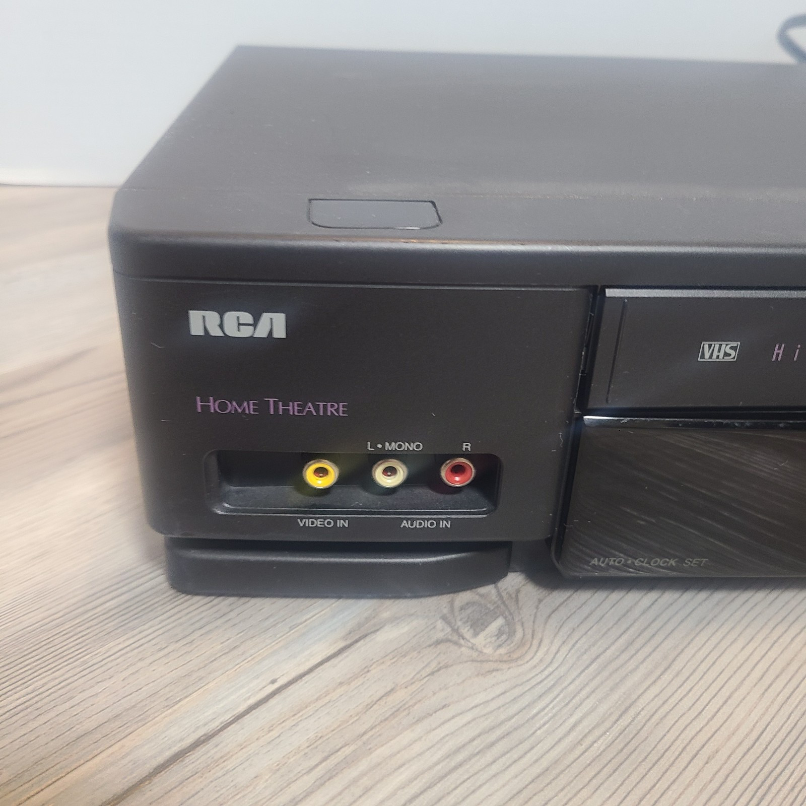 VCR Tape Player RCA VR677HF VHS -AS IS- For Parts/Repair