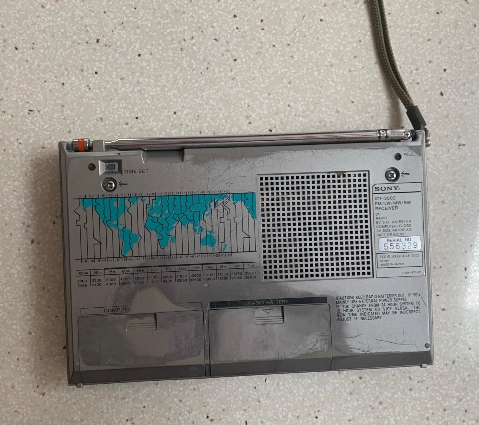 SONY ICF-2002 Multi-Band Radio – Tested / Works. Original owner with booklets.