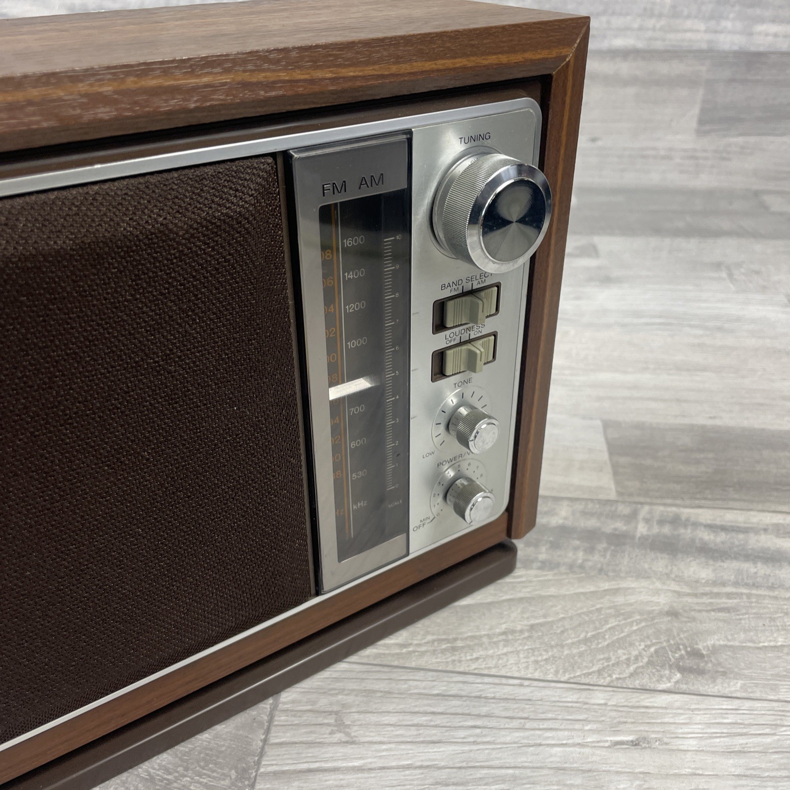 Vintage Sony AM/FM Tabletop 2 Bands Radio Woodgrain ICF-9740W Tested