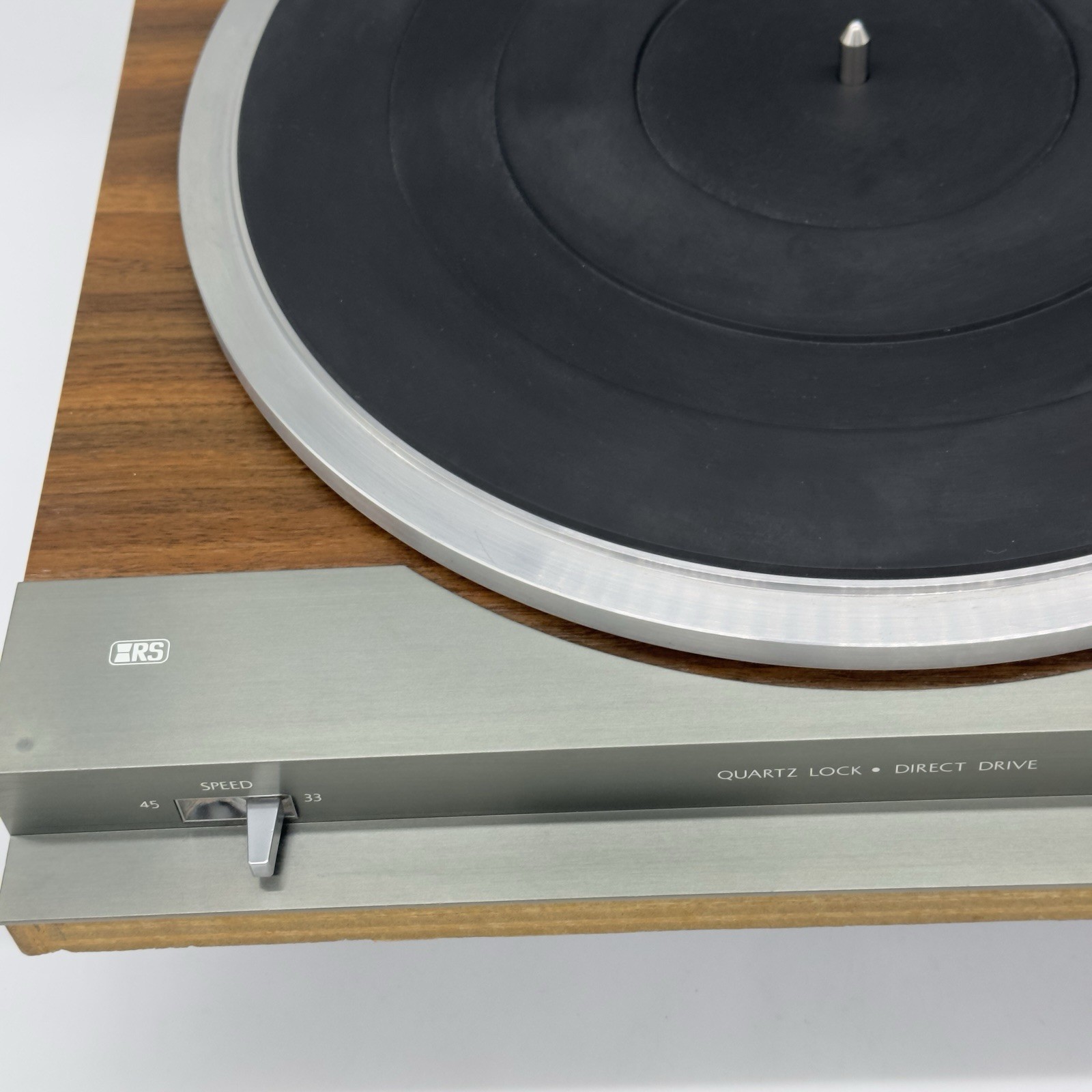Realistic LAB-500 Fully Automatic Direct Drive Quartz Lock Turntable