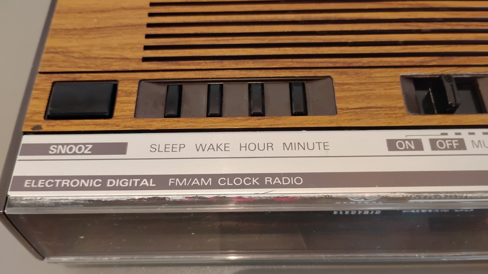 GE Alarm Clock Radio *Vintage* Wood Grain 1978 / Model 7-4624A