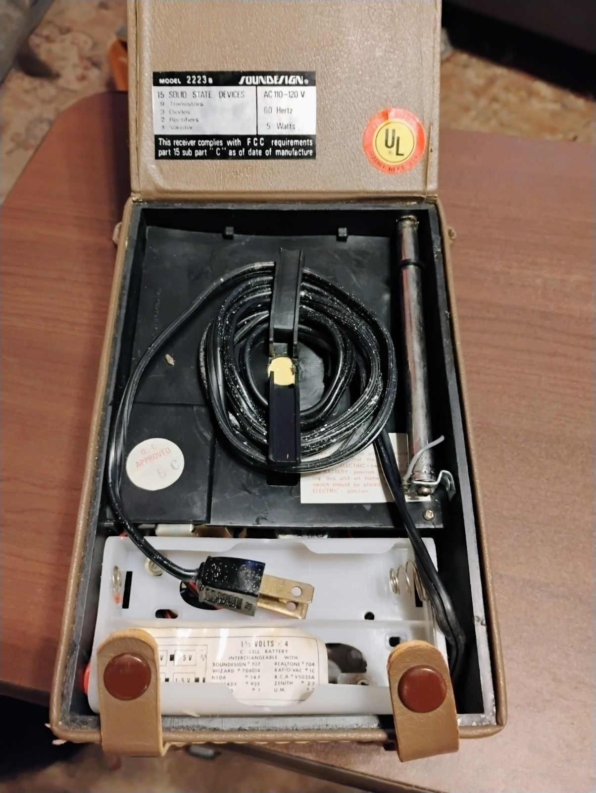 Vintage Sound Design AM/FM Radio AC Or DC Power Works Great And In Great Shape.