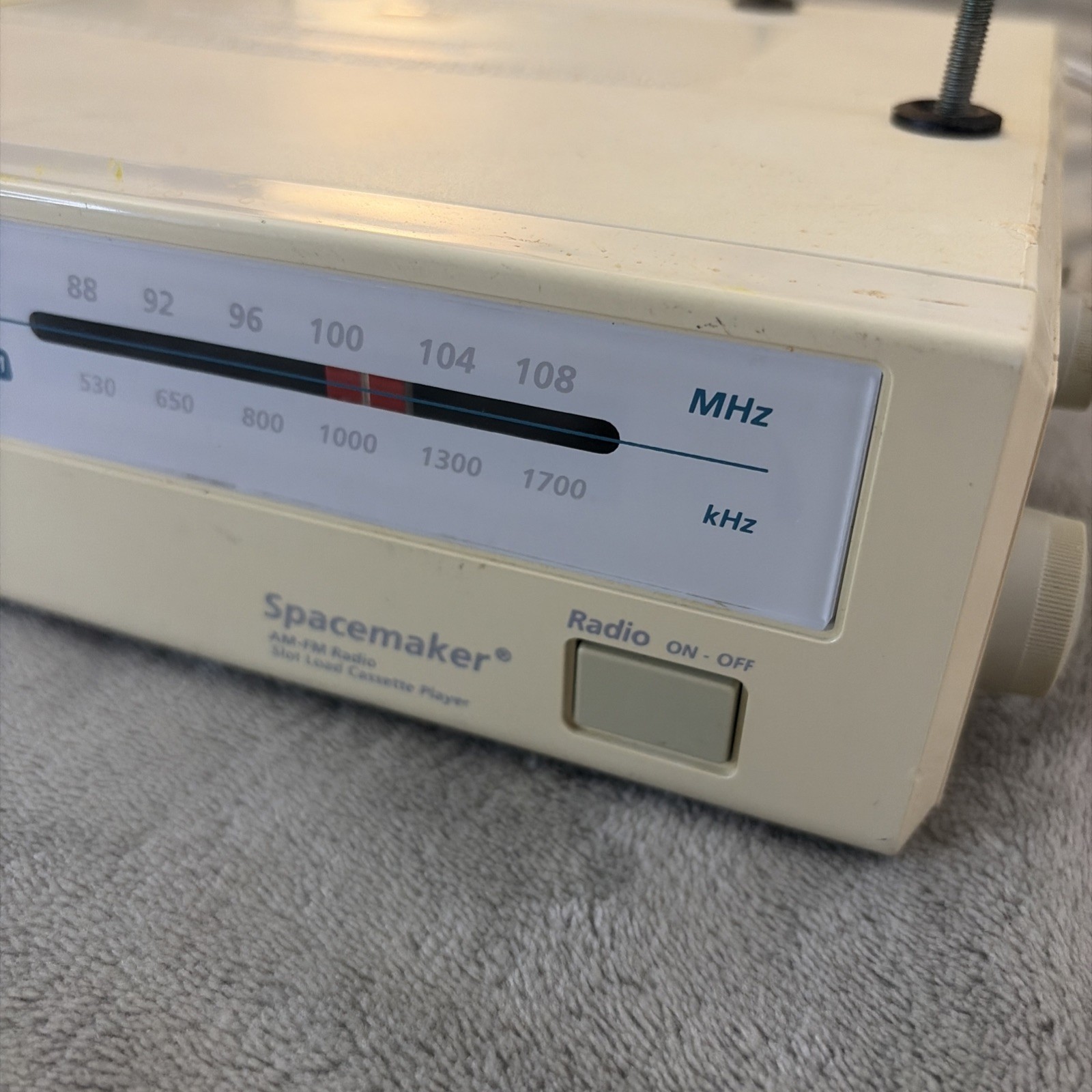 GE Spacemaker Radio Cassette Player Model 7-4275A Under Cabinet Mount w/Cassette