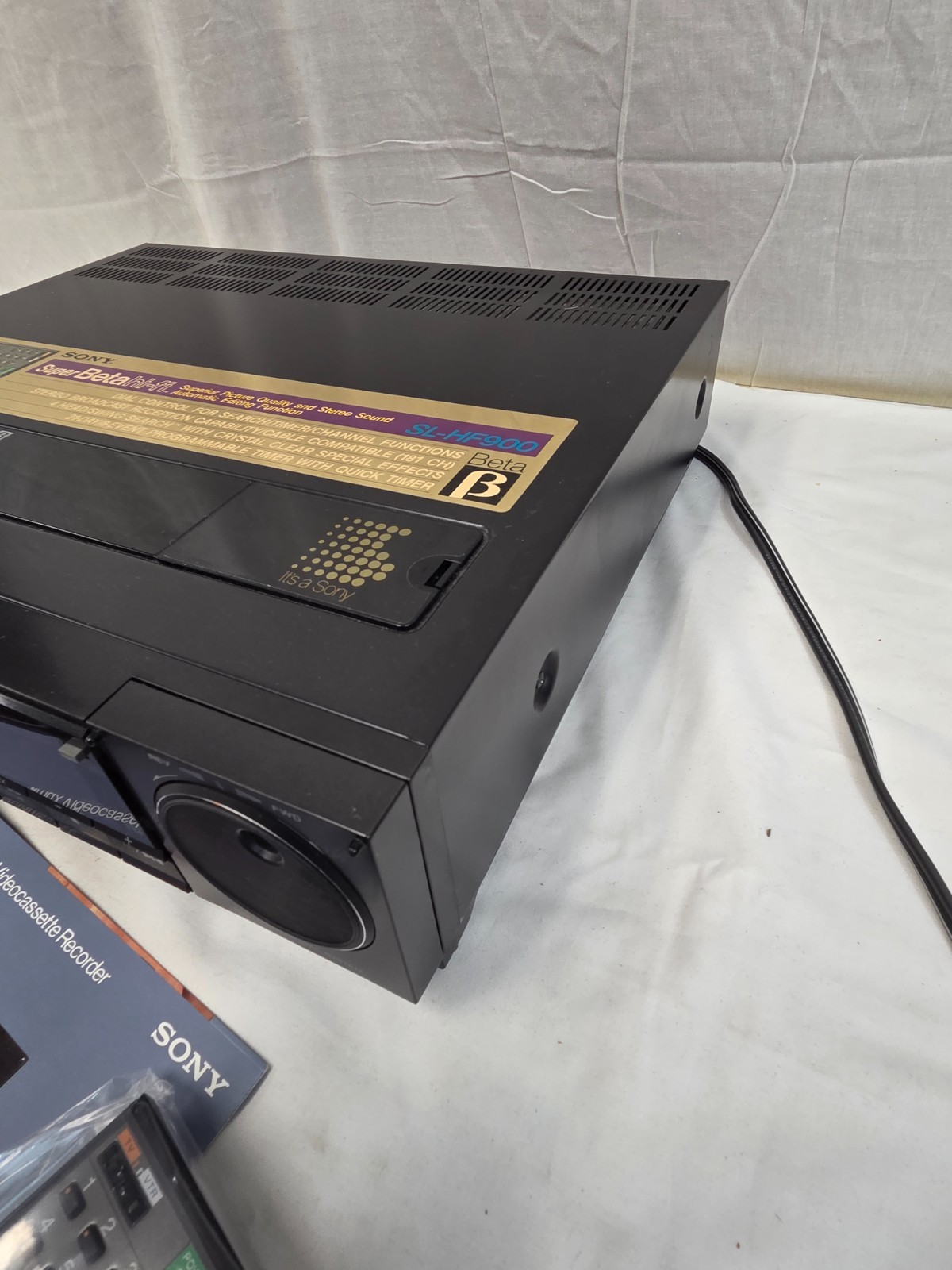 VTG SONY Betamax SL-HF900 VCR Tested With Manual & Remote **30 Days Guarantee**