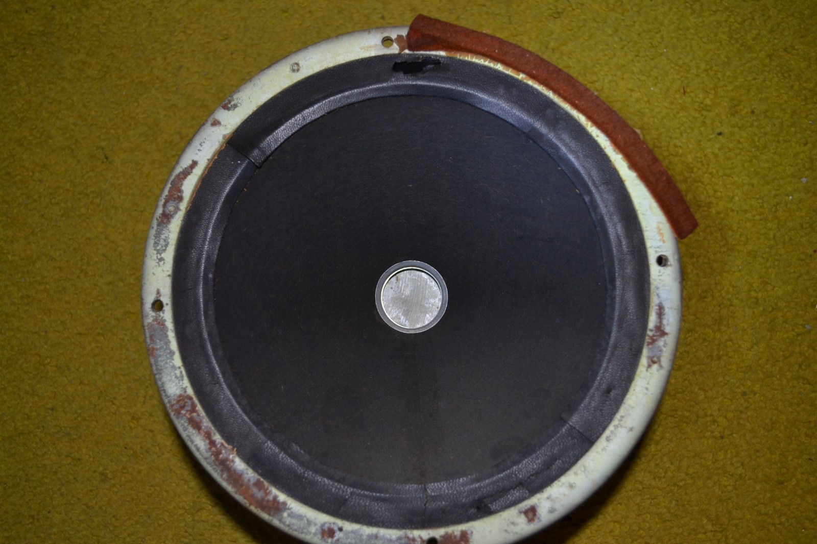 JENSEN / MAGNAVOX field coil pedestal speaker sounds Ok , original surround bad