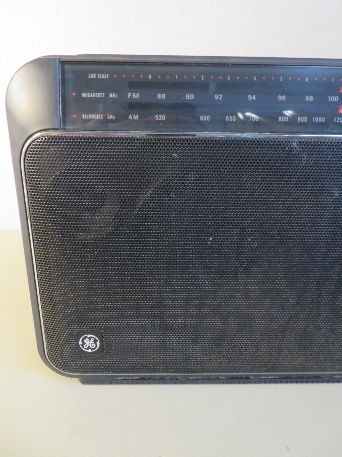 Vintage General Electric 7-2887A Portable AM-FM Radio Long Range Tested