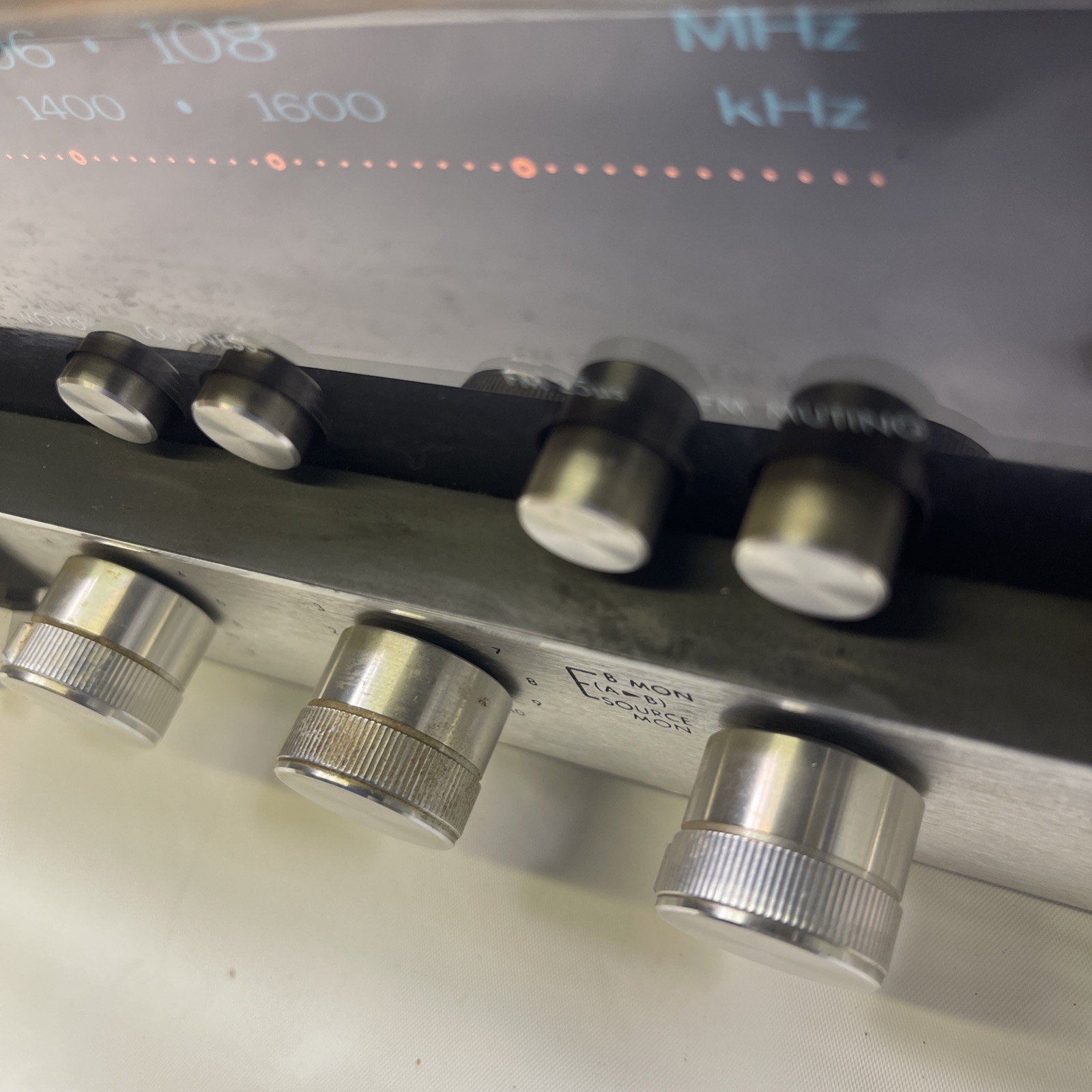 Beautiful Kenwood KR-6600 Receiver tested and works well