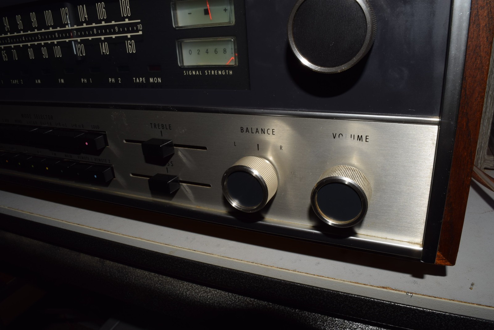 McIntosh Mac 1900 Solid State AM/FM Receiver – Clean