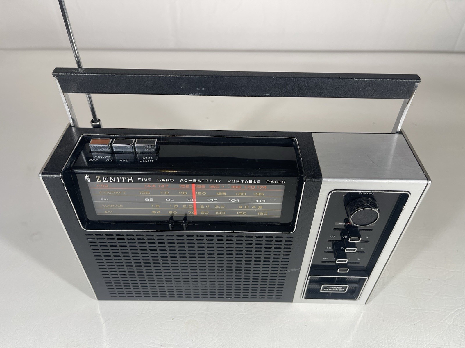 Zenith RF88Y Vintage Five Band AC-Battery Portable Radio Clean, Working *Read*