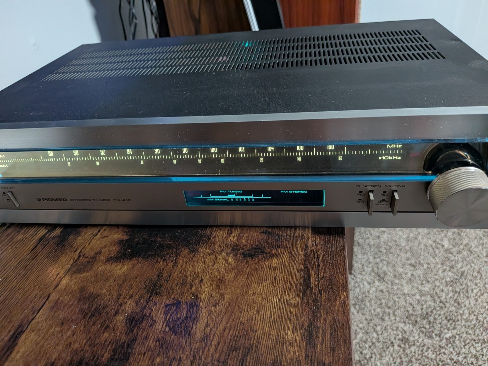 Pioneer TX-410 AM/FM Stereo Tuner Silver Face Analogue Dial 120V 60Hz BROKEN