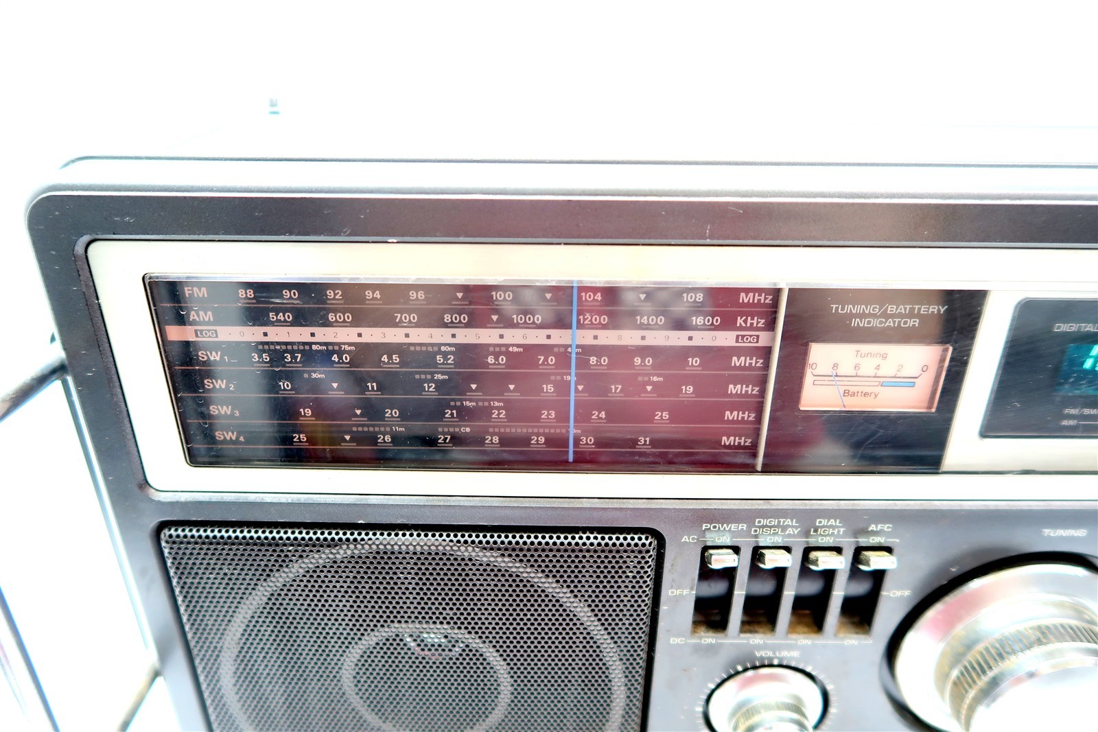 General Electric 7-2990A AM/FM Short Wave Radio Vintage WORKS WITH ISSUES READ