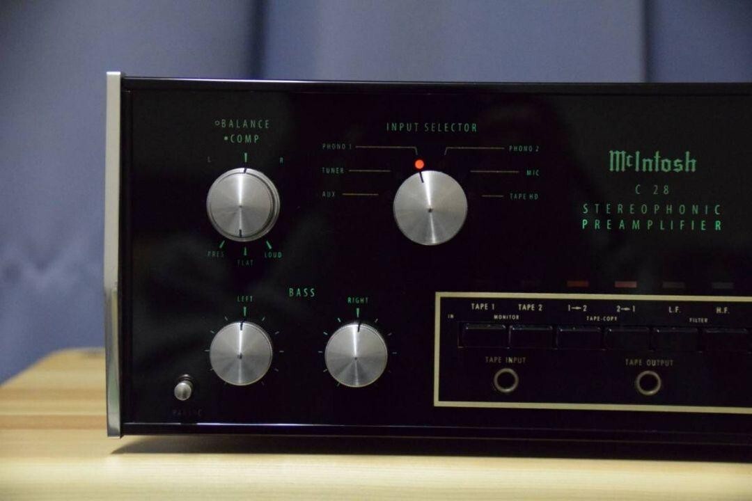 Mcintosh C28 Preamplifier